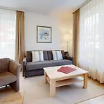 Appartementhaus Binzer Sterne 15 *