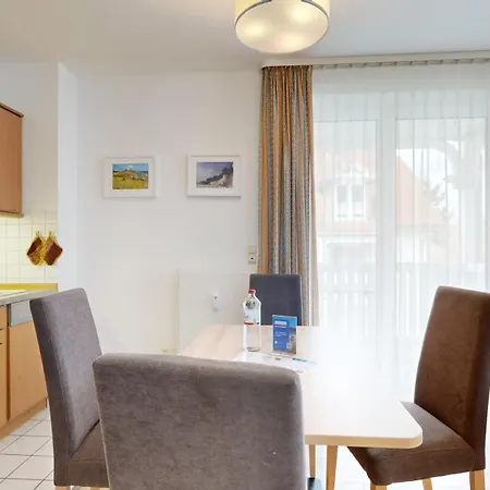 Appartementhaus Binzer Sterne 15 *