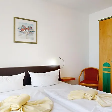 Appartementhaus Binzer Sterne 15 *