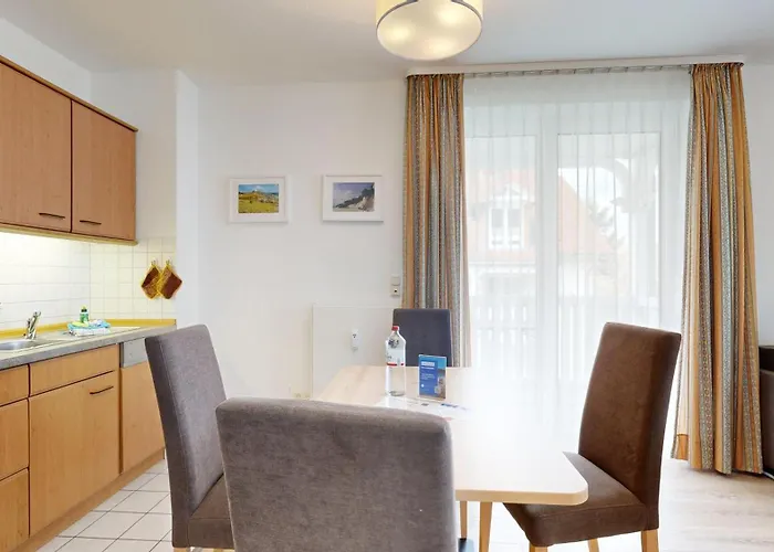 Appartementhaus Binzer Sterne 15 *