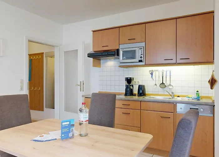 Appartementhaus Binzer Sterne 15 *